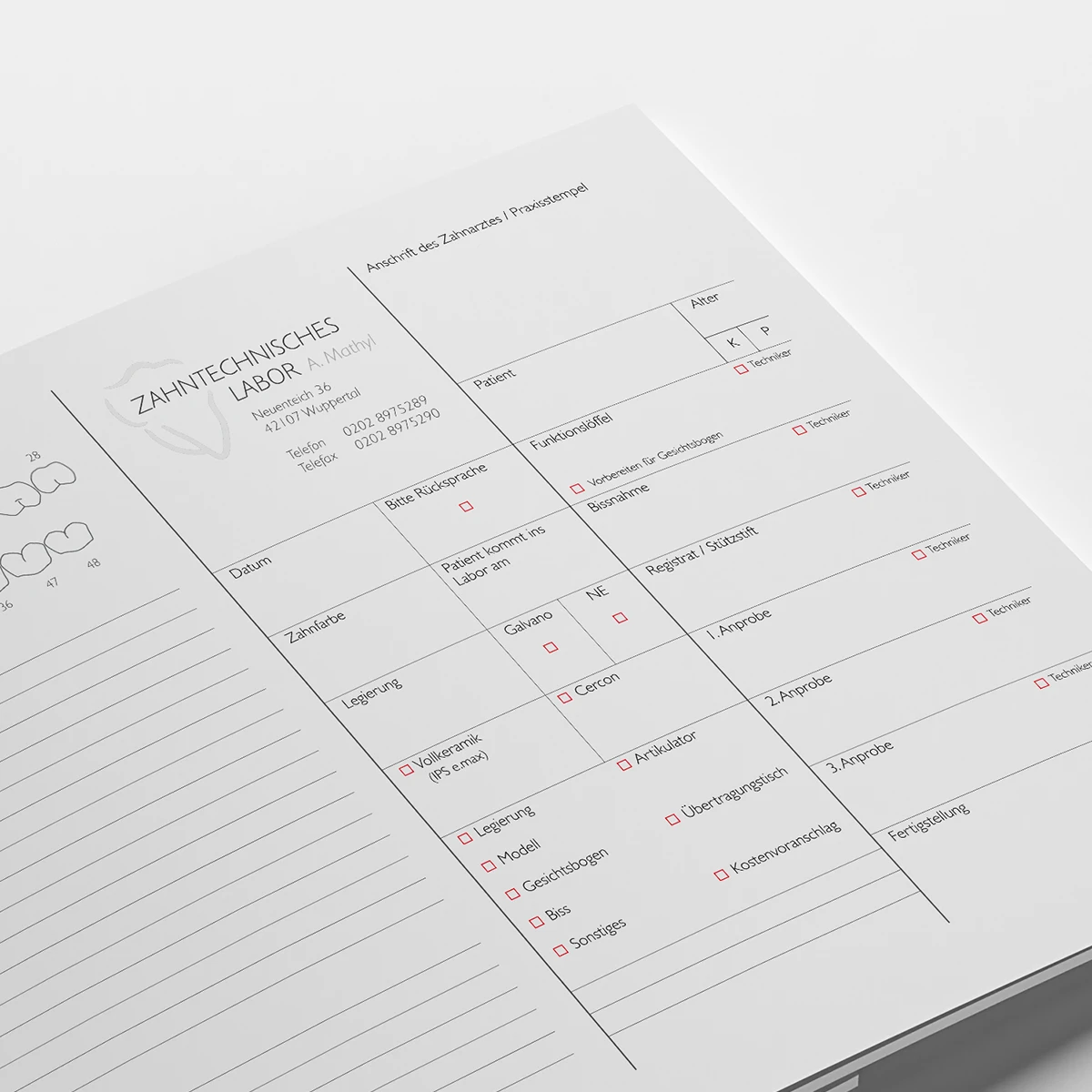 Klar strukturierte Innenseiten des Durchschreibesatzes. Detailansicht des Formulars im Durchschreibesatz