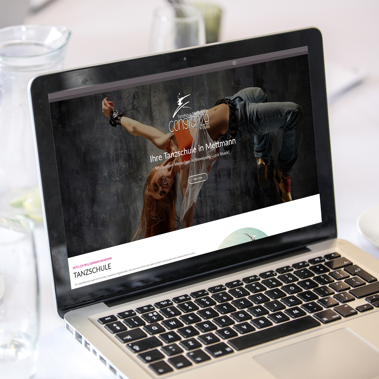 Entwicklung einer Webseite nach dem Corporate Design der Tanzschule